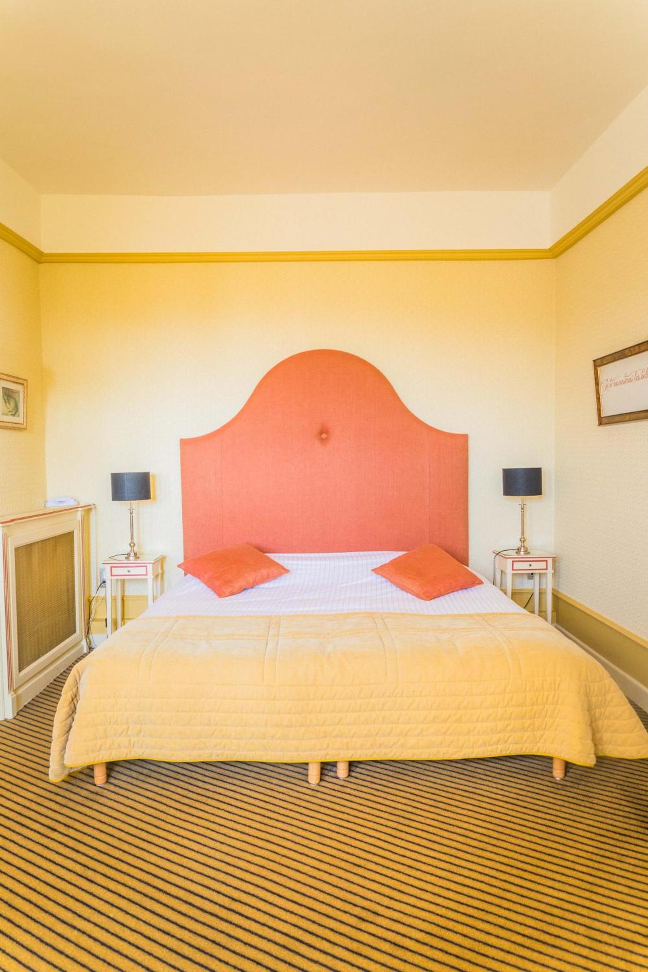 Chateau De Castel Novel Boutique Hotel Varetz Exterior foto